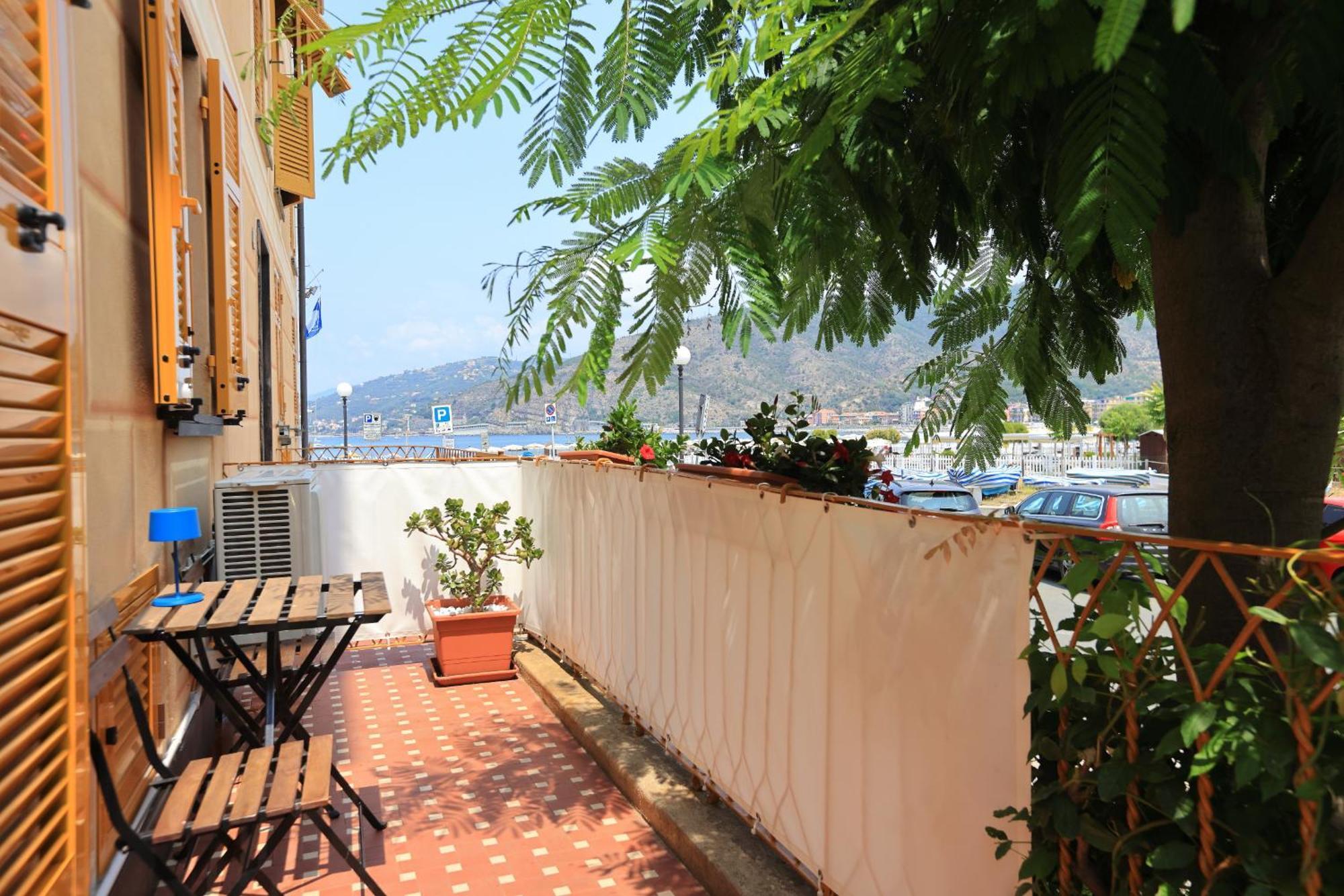 Adamaina - Sea View Apartment With Private Garage Sestri Levante Buitenkant foto